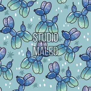 Peut inclure: Motif répété de chiens ballons bleus, verts et violets, avec des flocons de neige sur fond bleu clair. Le texte "STUDIO MALEO" est superposé au motif.