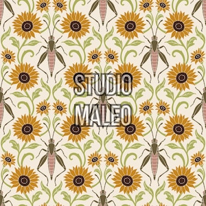 Peut inclure: Motif répété avec des tournesols, des insectes et des feuilles dans des tons or, marron et vert sur fond crème. Le texte "STUDIO MALEO" est superposé. Thème nature et botanique.