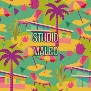 Peut inclure: Un motif géométrique coloré avec des palmiers, des cactus, des chaises longues et des maisons. Le texte "STUDIO MALEO" est au centre du motif.