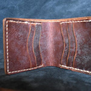 Cartera Virgilio de piel burdeos artesanal | Cartera de piel de vacuno | Productos de piel de alta calidad