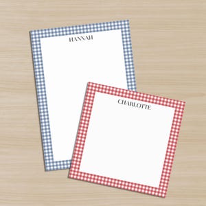 Gingham Sticky Note Pad, Custom Initial Writing Desk Pad, Personalized Name Gingham Sticky Reminder Label, Cute Preppy Stationery Gift Idea