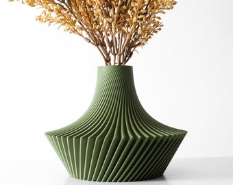 Modern Short Vase - Geometric Design - The Kitan