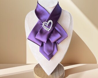 Cravate violet lilas pour femme avec broche - Nœud papillon pour femme - Cravate tendance pour femme - Collier cravate pour femme - Cadeau pour maman ou amie