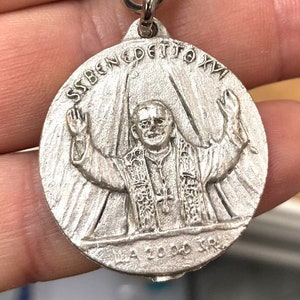 Pope Benedict XVI Keychain, St. Peter Vatican Square Keychain, Vatican Souvenir, Catholic Gift made in Italy