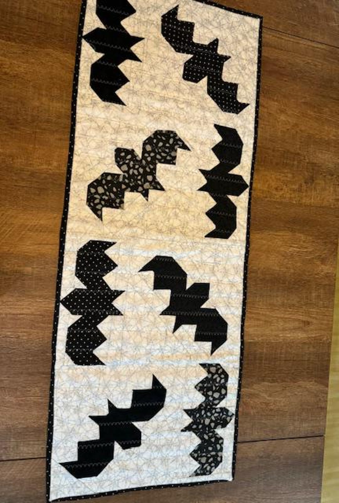 Quilted Halloween Bat Table Runner - Etsy