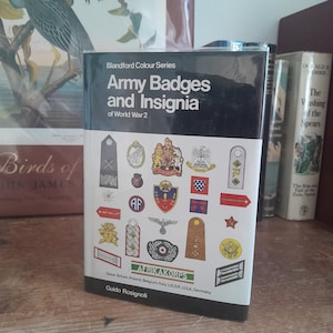 Army Badges and Insignia of World War 2 (Blandford Colour Series) by Guido Rosignoli
