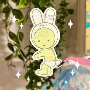Sticker Cute Green Guy White Bunny, laptopdagboekstickers, kawaiisticker, grappige sticker, matte vinylsticker, decoratieve sticker