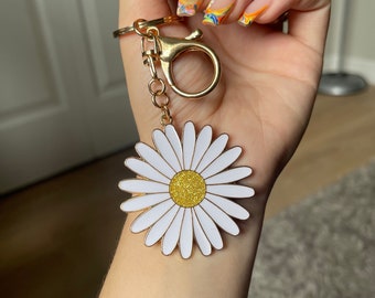 White daisy gold keychain, key ring, purse charm, bag charm, backpack charm, backpack charm, gift for her