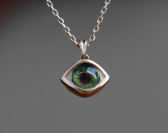 Minimalist Eye Necklace, Little Cute Eye Pendant, Green Tiny Eye Necklace, Personalized Design Necklaces, 925K Silver Pendant, Gift Idea