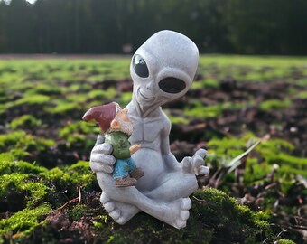 Alien Holding Dwarf Garden Statue - Outdoor Garden Decoration - Home Yard and Porch Decor - Desk Ornament - Gift for Sci-Fi Lovers