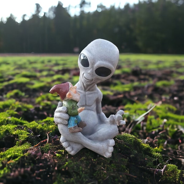 Alien Holding Dwarf Garden Statue - Outdoor Garden Decoration - Home Yard and Porch Decor - Desk Ornament - Gift for Sci-Fi Lovers