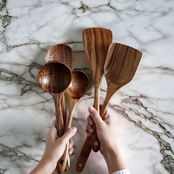 Handgefertigtes Kochutensilien-Set aus Holz - Küchenlöffel und Pfannenwender als Kombination - Rustikale Küchenwerkzeuge - Einzigartiges Einweihungsgeschenk