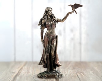 Estatua de la diosa celta Morrigan - Figura pagana, druida y wiccan - Escultura en miniatura hecha a mano - Decoración única para el hogar e idea de regalo