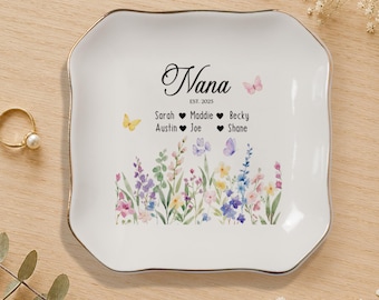 Personalized Wildflower Grandma Ring Dish, Custom Ceramic Jewelry Tray, Mothers Day Gift for Nana,Gift from Grandkids,Nana Gift,Gift For Mom