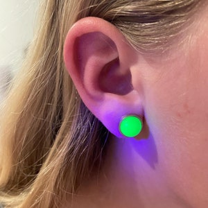 Uranium Glass Glowing Luminous Stainless Steel Earrings with 10mm Round Cut Uranium Glass Stones, Glows Under Black/UV Light Atomic Jewelry