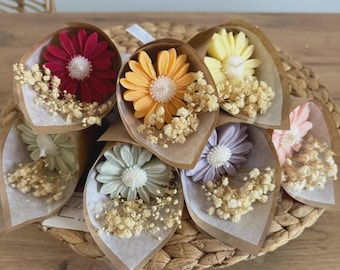 Bougie fleurs personnalisée en forme de Marguerite, cadeau invité mariage, baptême, anniversaire, cadeau maîtresse et nounou