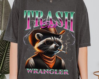 Trash Can Wrangler Comfort Colors T-shirt, grappig T-shirt met wasbeercowboy-afbeelding