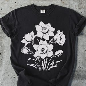 Daffodils T-Shirt: Comfort Colors Floral Graphic Tee