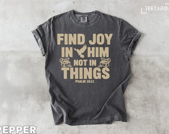 クリスチャンTシャツ：心地よい色彩、聖書の一節Tシャツ、喜びを見つける聖書の言葉