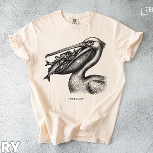 Comfort Colors T-Shirt: Lustige Pelikan Grafik, ich schlucke, einzigartige Vogel-Kunst