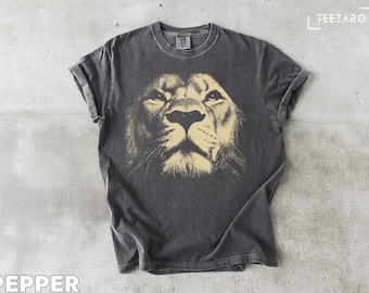Lion Face Graphic T-Shirt: Wildlife Animal Tee