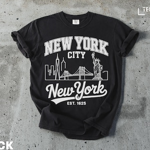 NYC Skyline T-Shirt: Freiheitsstatue, Brooklyn Bridge - New York Souvenir