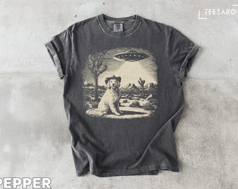 Golden Retriever Cowboy T-Shirt: Alien UFO Desert Art