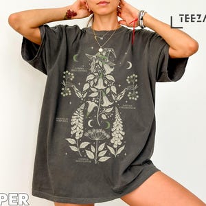 Graphic Oversized T-Shirt, Vintage Witchy Design, Boho Casual Tee, Unisex Streetwear, Relaxed Fit Top, Unique Gift Idea