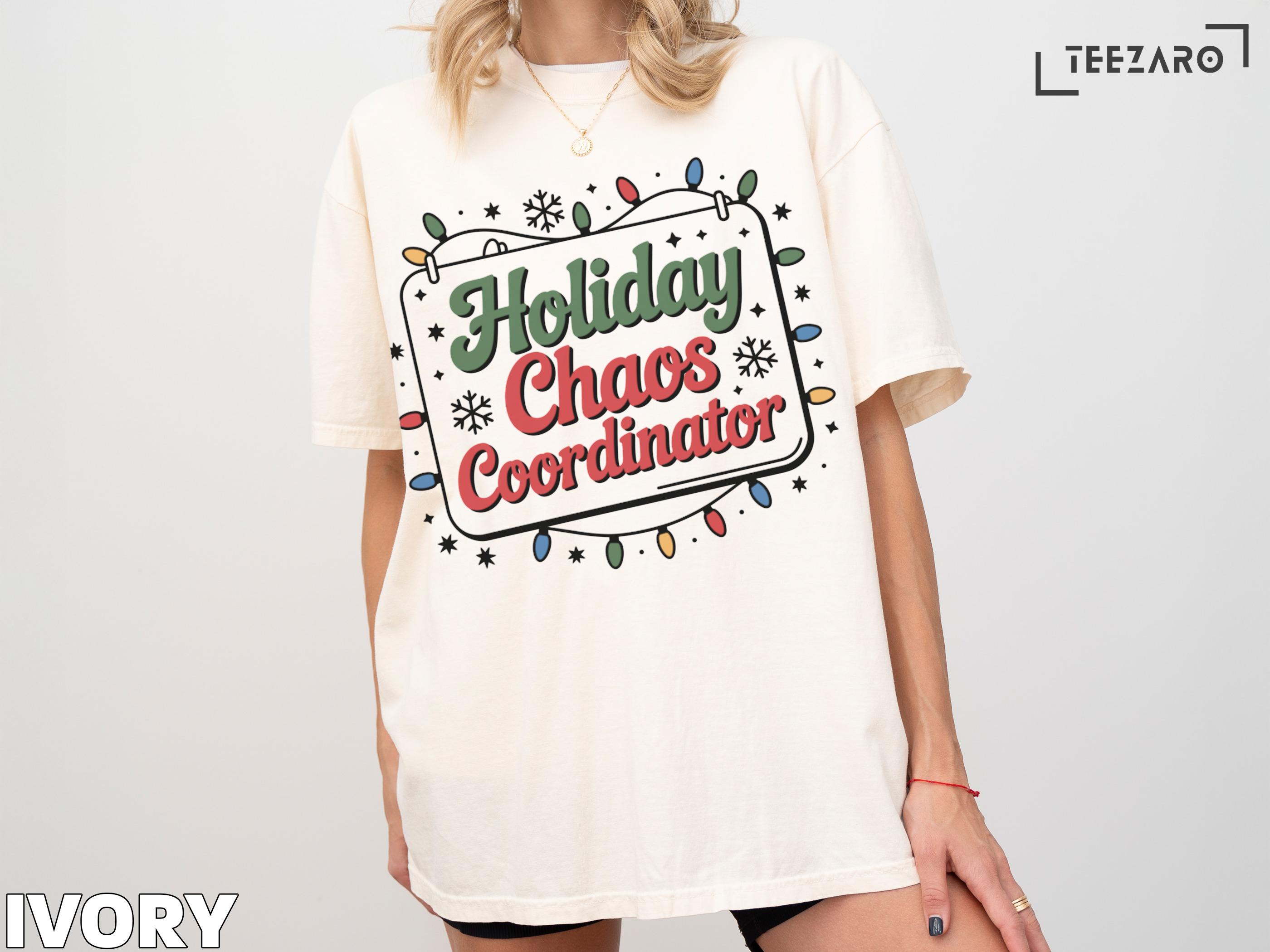 ホリデーカオスコーディネーターTシャツ：クリスマスライト、お祭り