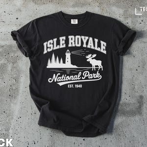 Isle Royale National Park T-Shirt: Vintage Moose & Lighthouse Souvenir