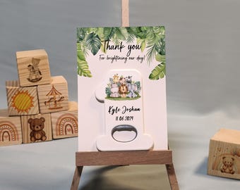 Bomboniera di compleanno Wild One Jungle – Apribottiglie magnetico personalizzato per il 1° compleanno – Regalo di ringraziamento con animali del safari per gli ospiti della festa del bambino