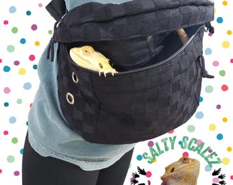 Checkered Crossbody Pet Carrier | Reptile Carrier Bag for Bearded Dragons | Travel-Friendly Reptile Bag | Comfortable & Stylish Crossbody
