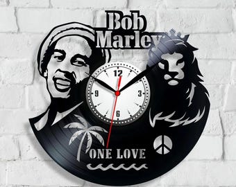 Bob Marley Schallplatten-Wanduhr, Reggae-Musik-Dekor, Rasta-Wandkunst, DJ-Geschenk, Musikliebhabergeschenk, handgemachte Uhr