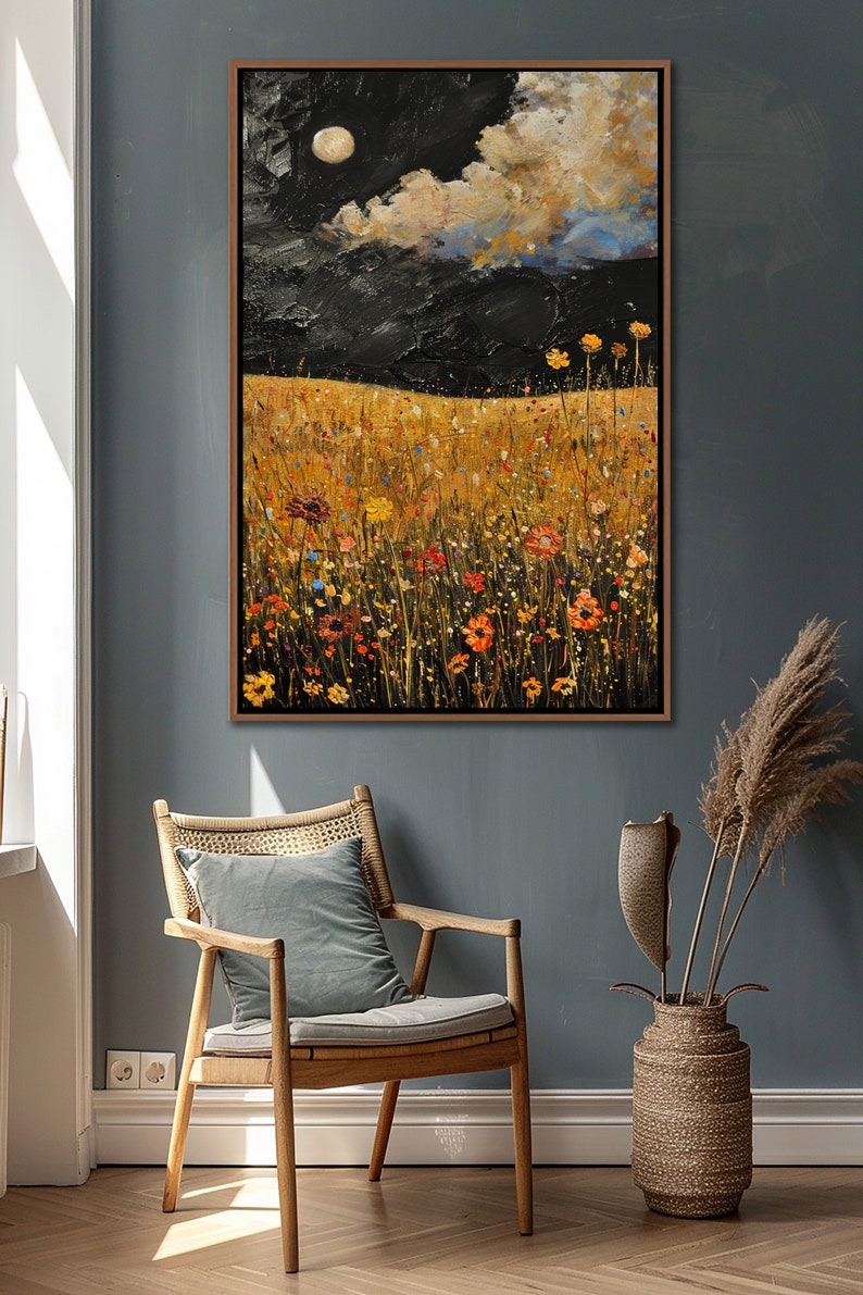 Puede incluir: Una pintura de un campo de flores silvestres bajo un cielo oscuro con luna llena y nubes. Las flores son en tonos de amarillo, naranja, rojo y morado. El cielo es de un azul profundo con algunas nubes blancas. La luna es un c&iacute;rculo blanco brillante.