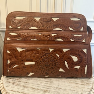Bolso de hombro vintage estilo bohemio mexicano de cuero marrón/marfil, tamaño grande