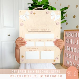 Back To School Board, Trocken abwischbares Schild | Erster und letzter Schultag Photo Prop | Kleine Schleife | SVG Laser Cut Datei für Glowforge, Aeon