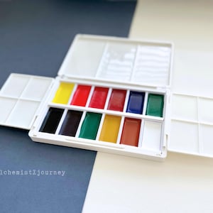 呉竹パン12枚組水彩絵の具パレット | 樹脂製またはセラミック製のミキシングトレイ | 取り外し可能なグリッド | マグネット開閉式 | 旅行用ペイントボックス