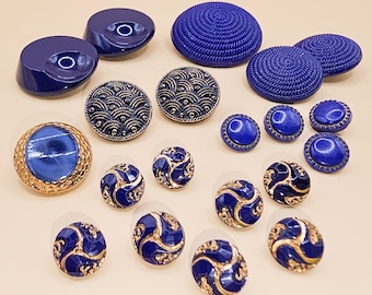 Assortment of 20 vintage blue glass buttons