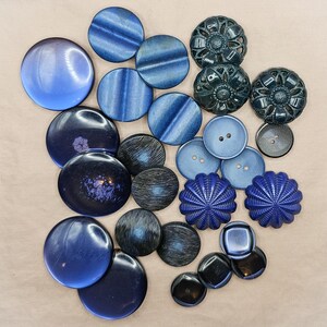 Lot de 42 Boutons Disney Pixar - Cars - 15 / 22 mm