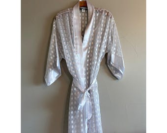 Kristine Tyler White Sheer Kariert Gold Robe und Nachthemd Set Medium Einheitsgröße