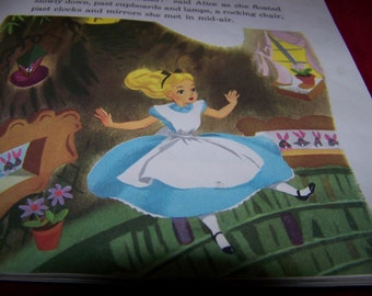 VINTAGE Disney's Alice In Wonderland Storybook - 24 pages of illustrations for Clipping, Paper Crafts, Scrapbooking, Altered Art or Collage