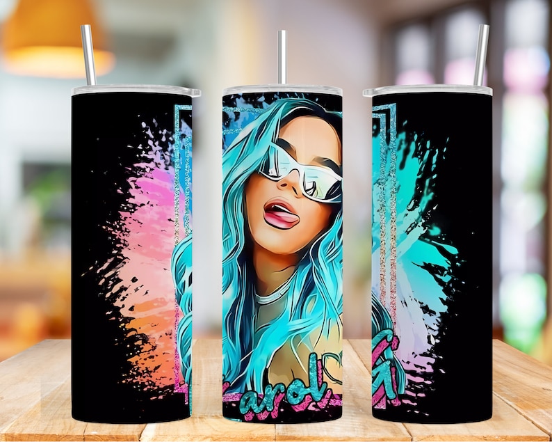 K&ouml;nnte beinhalten: Ein schwarzer und blauer Edelstahlbecher mit einem bunten abstrakten Design und dem Gesicht einer Frau mit blauen Haaren. Der Becher hat einen Strohhalm und der Text "arrol" ist auf dem Becher sichtbar.