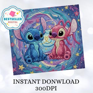 Puede incluir: Ilustraci&oacute;n digital con dos personajes de dibujos animados, uno azul y otro rosa, sobre un fondo estrellado y colorido. La imagen incluye el texto "INSTANT DONWLOAD" y "300DPI". Una insignia "BESTSELLER DIGITAL" est&aacute; en la esquina superior izquierda.