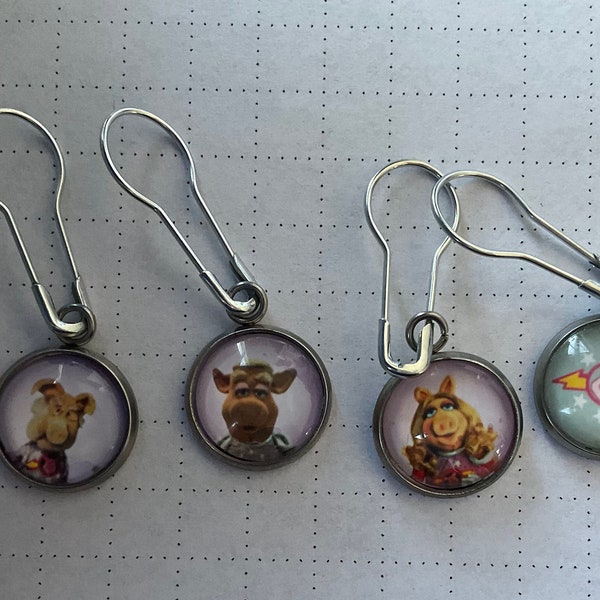 Pigs In Space Stitch Markers