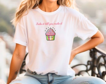 Cute Cupcake T-Shirt, Kawaii Food Graphic Tee, Pink Sprinkles, Baking Lover Gift, Women&#39;s Fashion, Casual Wear Top, Sweet Dessert Design