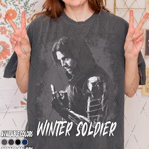 Begrenzte Komfortfarben Wintersoldat T-Shirt, Wintersoldat Bucky Barnes Dunkelfan-T-Shirt T-Shirt, Geschenk für Frauen und Mann Unisex T-Shirt