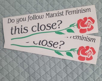 ¿Sigues el feminismo marxista tan de cerca? DOS pegatinas para el parachoques