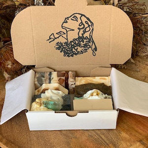 Handmade Soap Box:Mother’s Day gift, 400g Natural Soap and 1/2 bars
