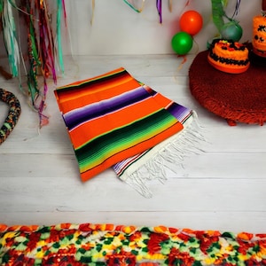 New Authentic  Serape 102&quot; x 63&quot; Throw , Mexican Blanket, 1970s Mexican Textile, Serape Blanket, 1970s Blanket, Southwestern Decor