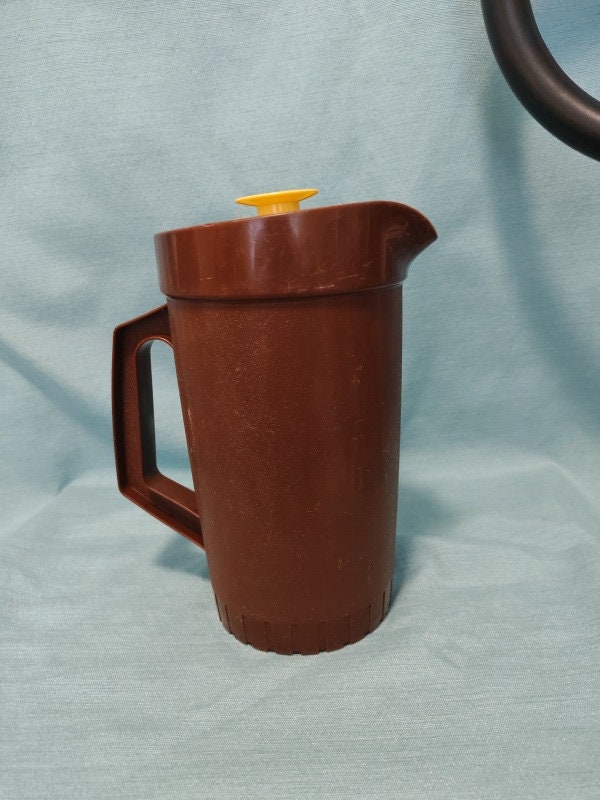 Vintage 1 Quart Tupperware Pitcher in Autumn Brown